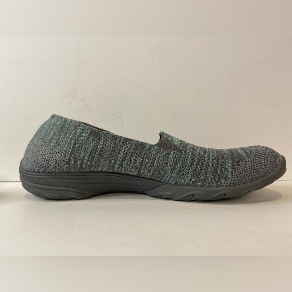 Skechers~Comfy Classic Fit~Slip-On Sneaker~Air-Cooled~Memory Foam Footbed~Size 8
